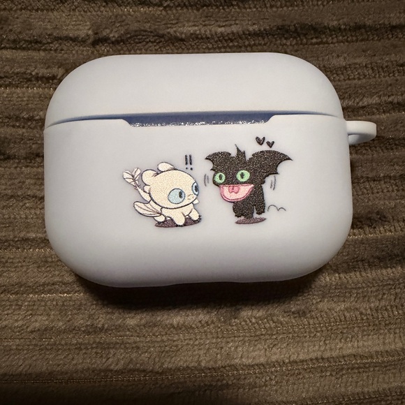 AirPods Pro Case - Picture 2 of 4